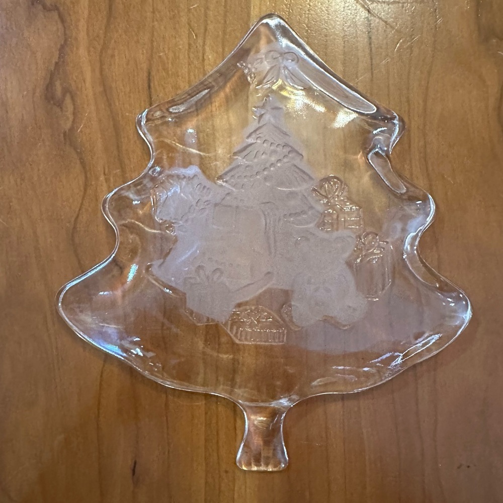 CHRISTMAS tree glass candy dish 🌲 - Picture 2 of 4